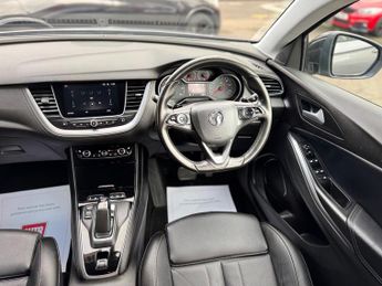 Vauxhall Grandland X 1.6 13.2kWh Business Edition Nav Premium Auto 4WD Euro 6 (s/s) 5