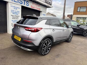 Vauxhall Grandland X 1.6 13.2kWh Business Edition Nav Premium Auto 4WD Euro 6 (s/s) 5