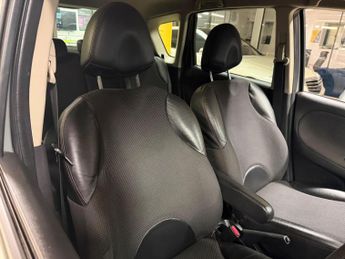 Nissan Note 1.6 16V Tekna Auto Euro 4 5dr