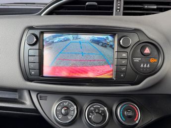 Toyota Yaris 1.33 Dual VVT-i Icon Multidrive S Euro 5 5dr Euro 5