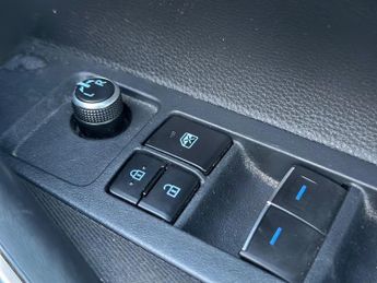 Toyota Corolla 1.8 VVT-h Icon Tech CVT Euro 6 (s/s) 5dr