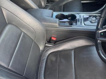 Jaguar XE 2.0d R-Sport Auto Euro 6 (s/s) 4dr