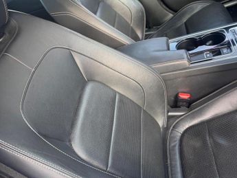 Jaguar XE 2.0d R-Sport Auto Euro 6 (s/s) 4dr