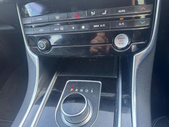 Jaguar XE 2.0d R-Sport Auto Euro 6 (s/s) 4dr