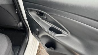 Toyota Yaris 1.5 VVT-h Icon E-CVT Euro 6 (s/s) 5dr
