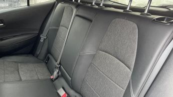 Toyota Corolla 1.8 VVT-h Design CVT Euro 6 (s/s) 5dr