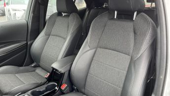 Toyota Corolla 1.8 VVT-h Design CVT Euro 6 (s/s) 5dr