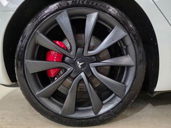 Tesla Model 3 (Dual Motor) Performance Auto 4WDE 4dr (Performance Upgrade)