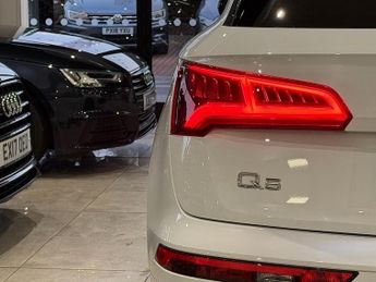 Audi Q5 2.0 TFSI 45 Black Edition SUV 5dr Petrol S Tronic quattro Euro 6