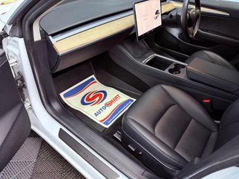Tesla Model 3 Standard Range Plus Auto RWD 4dr