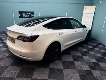 Tesla Model 3 Standard Range Plus Auto RWD 4dr