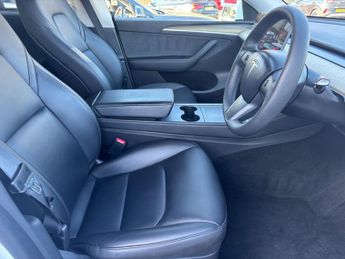 Tesla Model Y (Dual Motor) Long Range Auto 4WDE 5dr