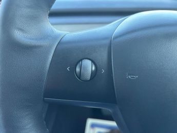 Tesla Model Y (Dual Motor) Long Range Auto 4WDE 5dr