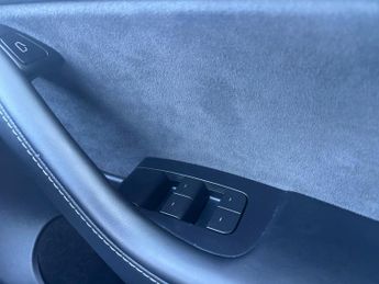 Tesla Model Y (Dual Motor) Long Range Auto 4WDE 5dr