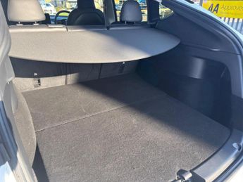 Tesla Model Y (Dual Motor) Long Range Auto 4WDE 5dr