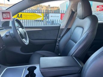 Tesla Model Y (Dual Motor) Long Range Auto 4WDE 5dr