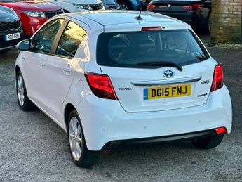 Toyota Yaris 1.5 VVT-h Excel E-CVT Euro 6 5dr (15in Alloy)