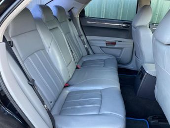 Chrysler 300C 3.0 CRD V6 4dr