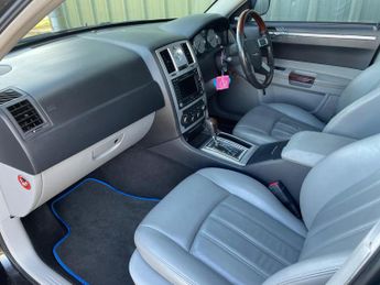 Chrysler 300C 3.0 CRD V6 4dr