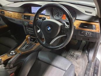 BMW 3 Series 3.0 325i SE Touring Auto Euro 4 5dr