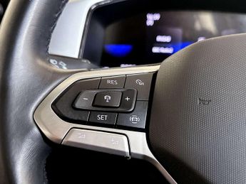 Volkswagen T-Roc 1.5 TSI Life SUV 5dr Petrol DSG Euro 6 (s/s) (150 ps)