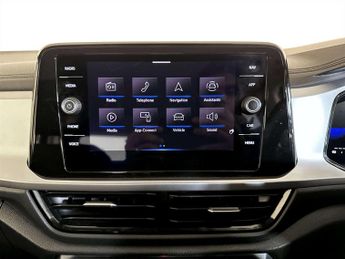 Volkswagen T-Roc 1.5 TSI Life SUV 5dr Petrol DSG Euro 6 (s/s) (150 ps)