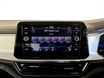 Volkswagen T-Roc 1.5 TSI Life SUV 5dr Petrol DSG Euro 6 (s/s) (150 ps)
