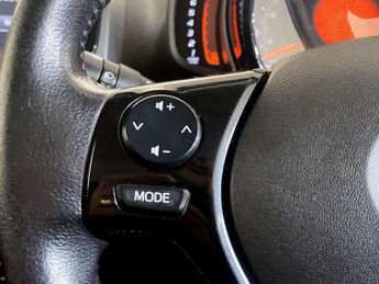 Toyota AYGO 1.0 VVT-i x-play Hatchback 5dr Petrol Manual Euro 6 (71 ps)