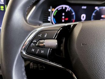 Skoda Octavia 1.4 TSI iV 13kWh SE L Hatchback 5dr Petrol Plug-in Hybrid DSG Eu