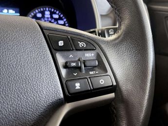 Hyundai TUCSON 2.0 CRDi MHEV Premium SE SUV 5dr Diesel Hybrid Auto 4WD Euro 6 (