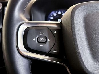 Volvo XC40 1.5h T4 Recharge 10.7kWh Plus SUV 5dr Petrol Plug-in Hybrid Auto