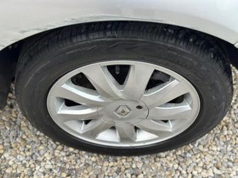 Renault Scenic 1.6 VVT Dynamique 5dr