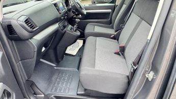 Toyota PROACE Verso 1.5D Shuttle Medium MPV MWB Euro 6 (s/s) 5dr (9 Seat)