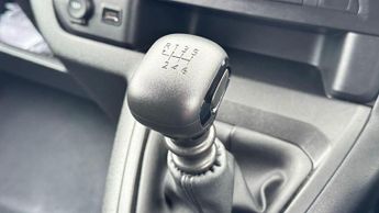 Toyota PROACE Verso 1.5D Shuttle Medium MPV MWB Euro 6 (s/s) 5dr (9 Seat)