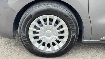 Toyota PROACE Verso 1.5D Shuttle Medium MPV MWB Euro 6 (s/s) 5dr (9 Seat)