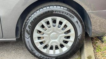 Toyota PROACE Verso 1.5D Shuttle Medium MPV MWB Euro 6 (s/s) 5dr (9 Seat)