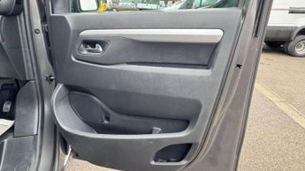 Toyota PROACE Verso 1.5D Shuttle Medium MPV MWB Euro 6 (s/s) 5dr (9 Seat)