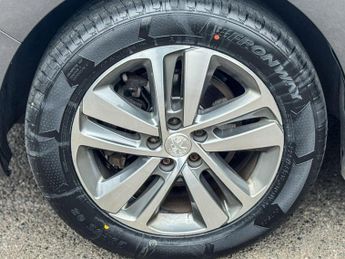 Peugeot Traveller 2.0 BlueHDi Allure Standard MPV MWB Euro 6 (s/s) 5dr