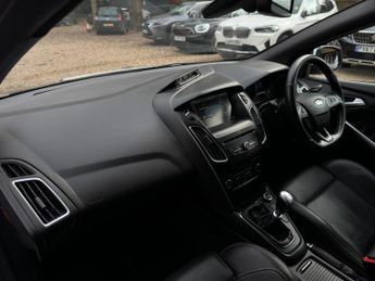 Ford Focus 2.0T EcoBoost ST-3 Euro 6 (s/s) 5dr