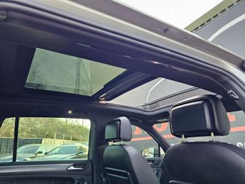 Volkswagen Tiguan 1.5 TSI EVO R-Line Tech DSG Euro 6 (s/s) 5dr