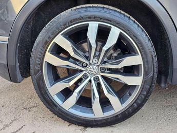 Volkswagen Tiguan 2.0 TSI R-Line DSG 4Motion Euro 6 (s/s) 5dr
