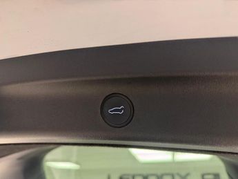 Tesla Model Y (Dual Motor) Long Range Auto 4WDE 5dr