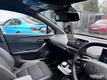 MG MG4 64kWh Trophy Long Range Auto 5dr