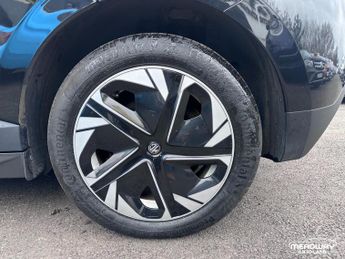 MG MG4 64kWh Trophy Long Range Auto 5dr