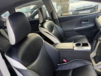 Toyota Prius 1.5 CVT 4dr