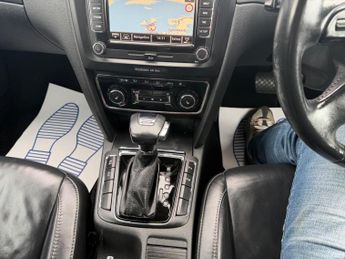 Skoda Superb 2.0 TDI Elegance DSG 4WD Euro 5 5dr