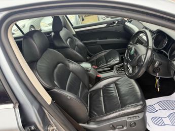 Skoda Superb 2.0 TDI Elegance DSG 4WD Euro 5 5dr
