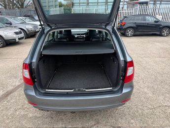 Skoda Superb 2.0 TDI Elegance DSG 4WD Euro 5 5dr