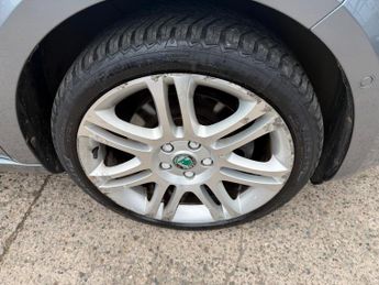 Skoda Superb 2.0 TDI Elegance DSG 4WD Euro 5 5dr