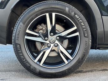 Volvo XC40 2.0 T5 R-Design SUV 5dr Petrol Auto AWD Euro 6 (s/s) (247 ps)
